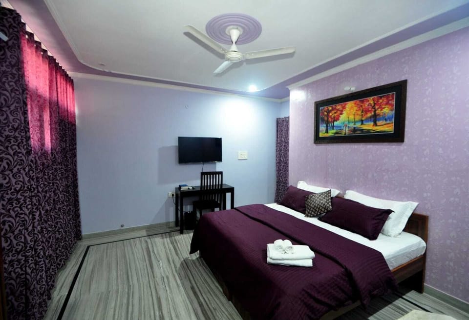 Deluxe Room | 1 bedroom, WiFi (free), bed sheets
