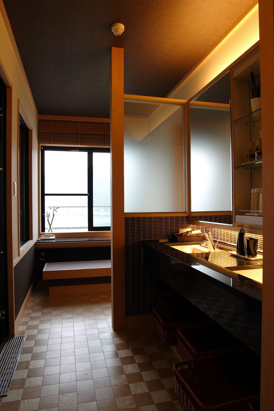 Modern Japanese Style Room with Open-air Bath, Lake View -Rin- (Type A) | In-room safe, desk, blackout drapes, soundproofing