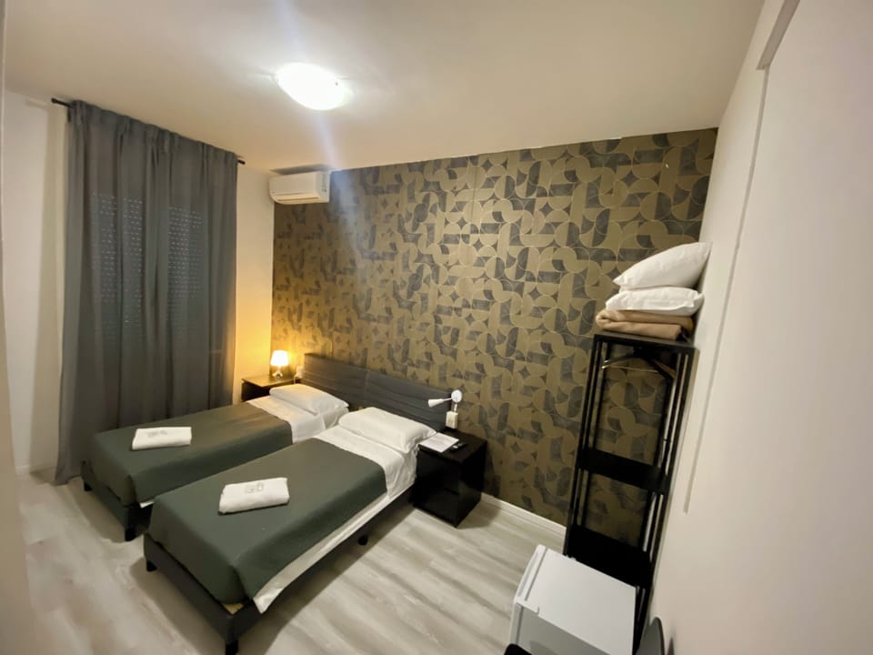 City Twin Room | Frette Italian sheets, premium bedding, in-room safe, desk