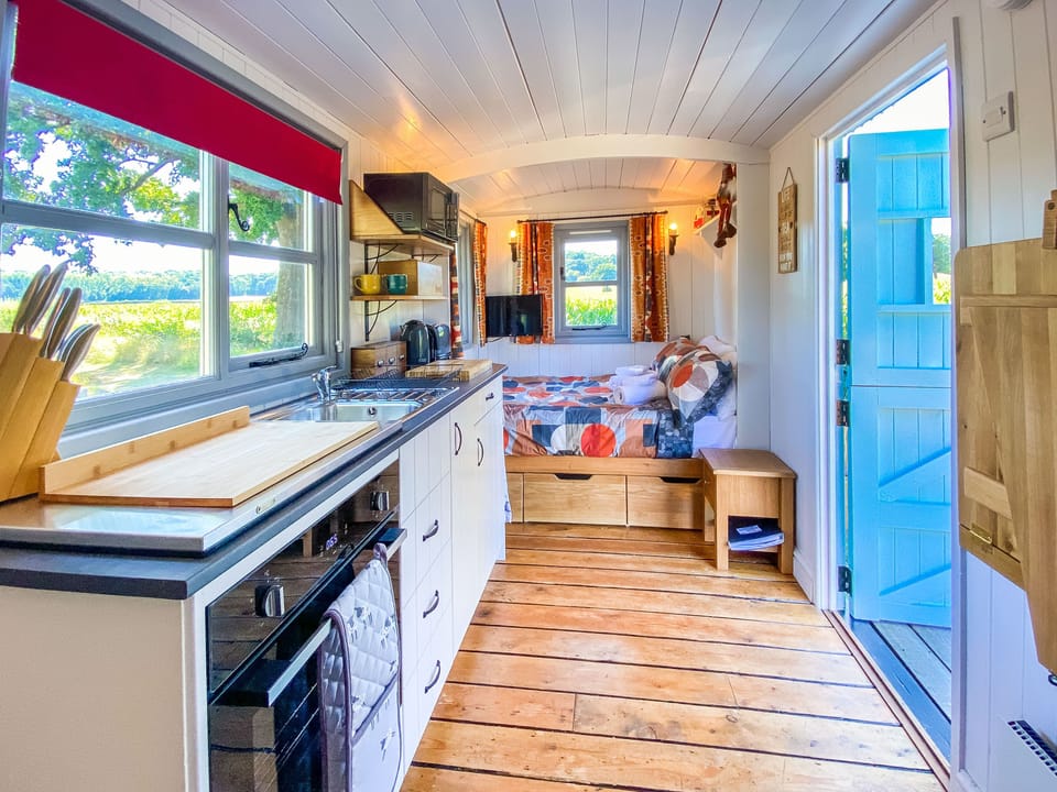 Comfort Cabin | Private kitchen | Toaster