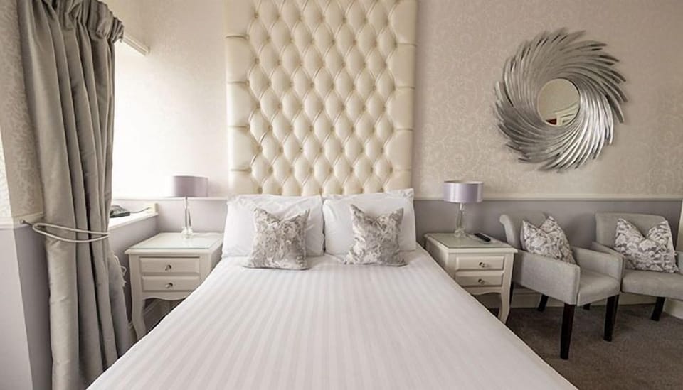 Deluxe Studio Suite | Iron/ironing board, free WiFi, bed sheets