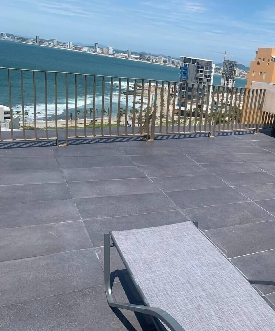 Classic Apartment | Terrace/patio