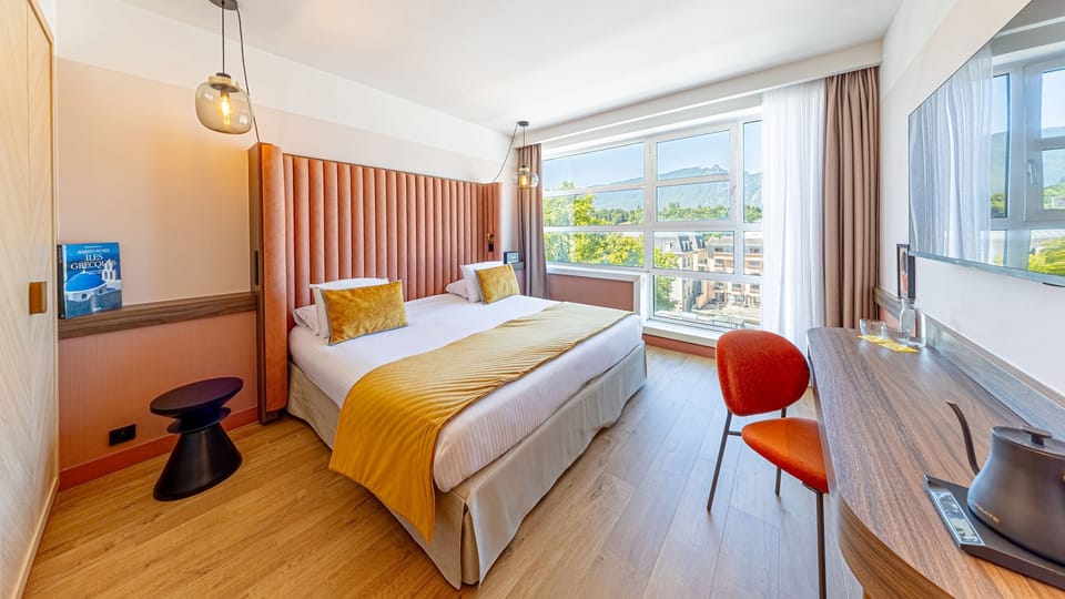 Suite avec Salon - Accès Spa | Premium bedding, minibar, in-room safe, desk