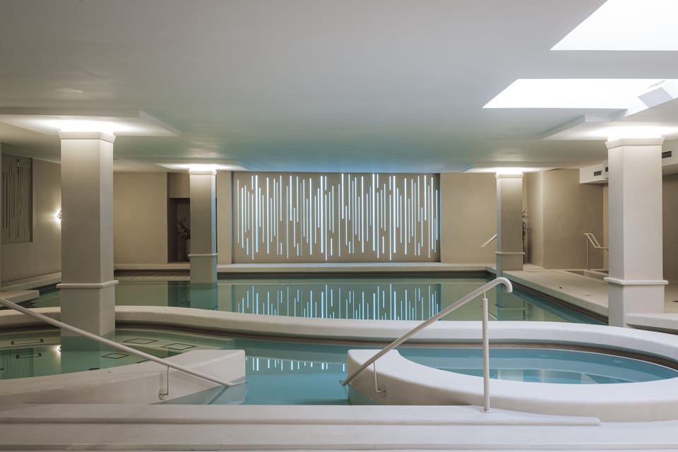 2 indoor pools