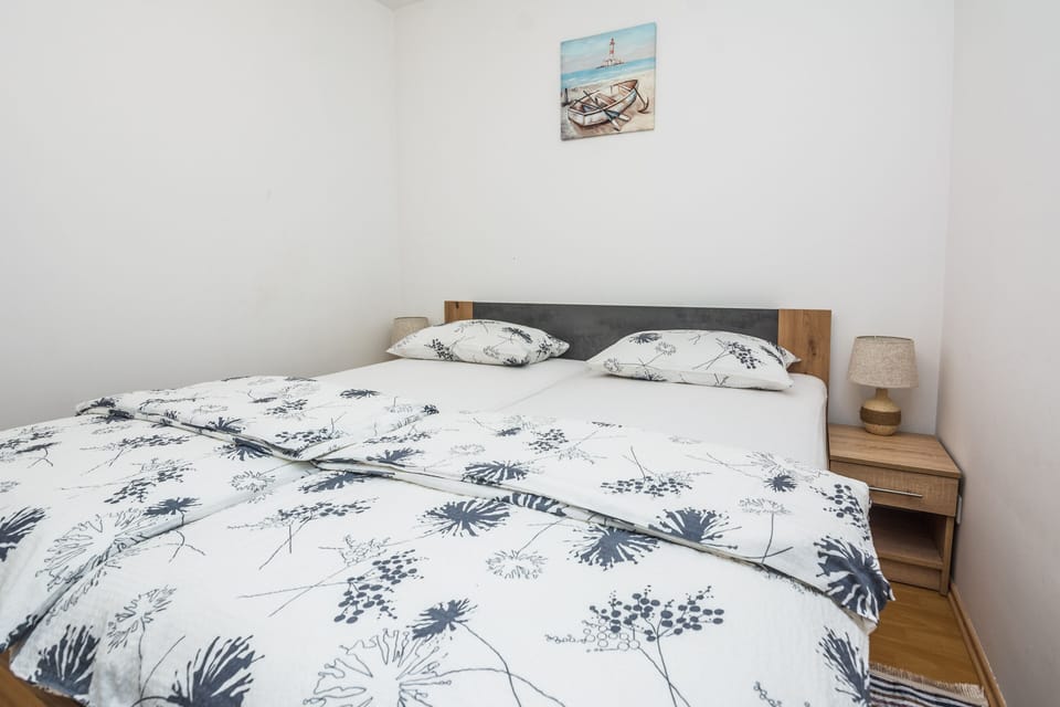 Classic Apartment | 1 bedroom, iron/ironing board, free WiFi, bed sheets