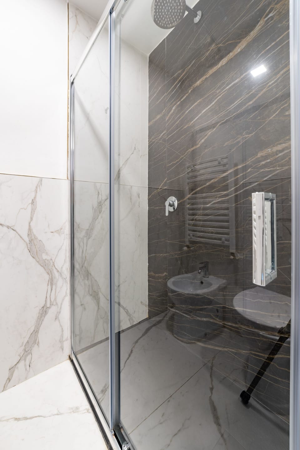 Double Room | Bathroom shower
