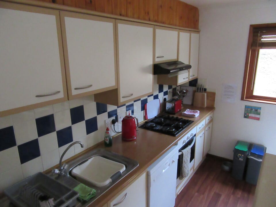 Family Cottage, Private Bathroom, Sea View | Shared kitchen | Highchair