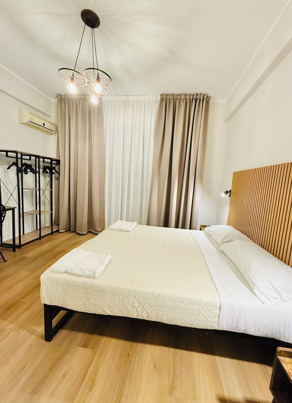 Classic Double or Twin Room | Bathroom | Shower, hydromassage showerhead, hair dryer, slippers