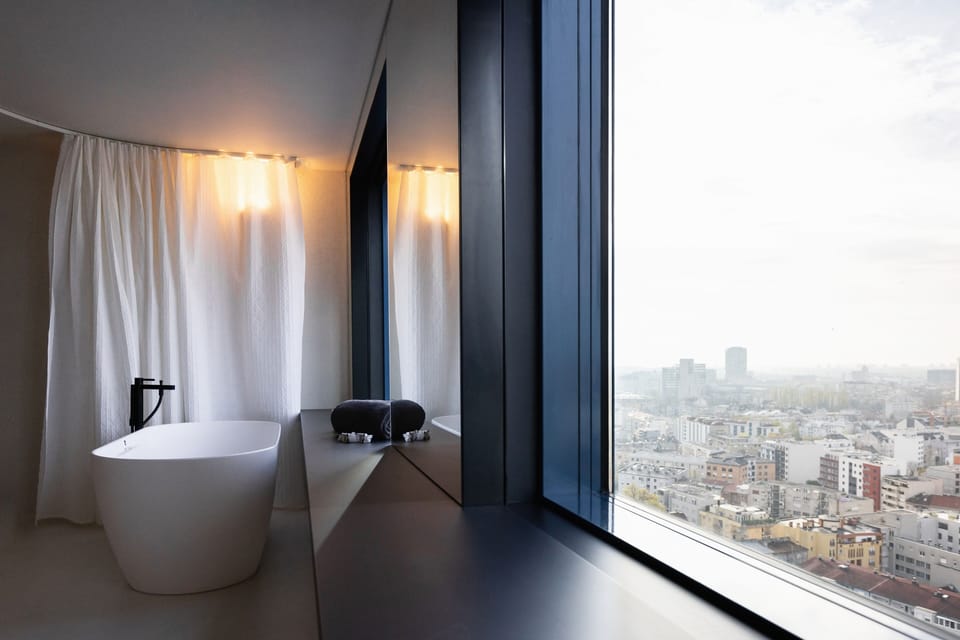 Zonar Clouds Suite | City view