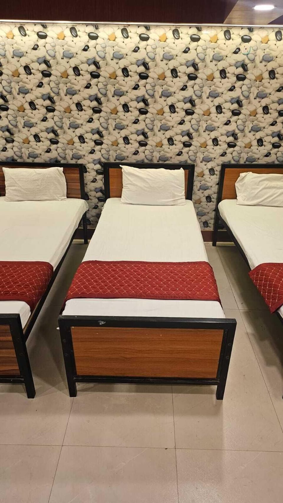 Classic Shared Dormitory | Free WiFi