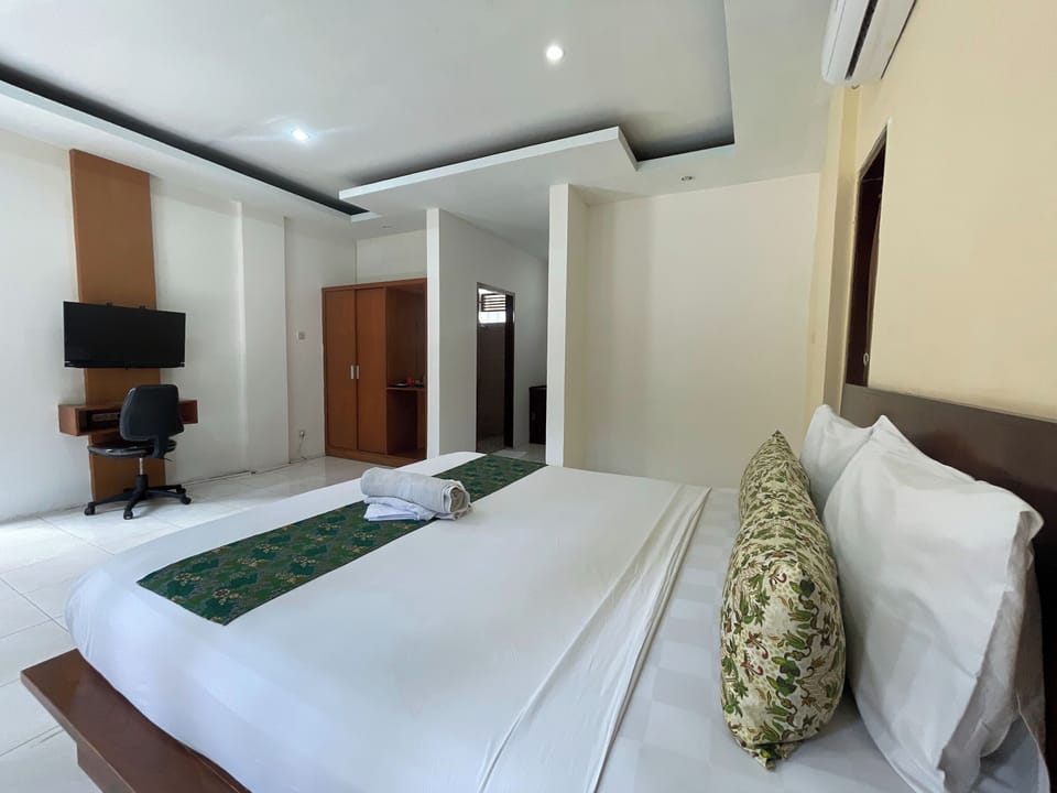 Premium Double Room | 1 bedroom, desk, blackout drapes, free WiFi