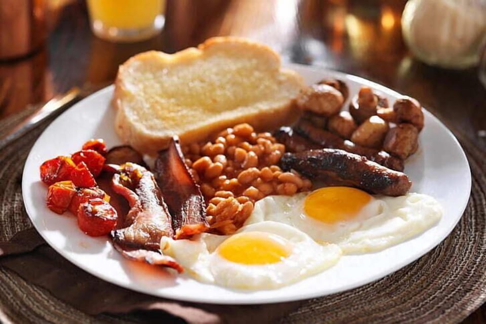 Free daily English breakfast