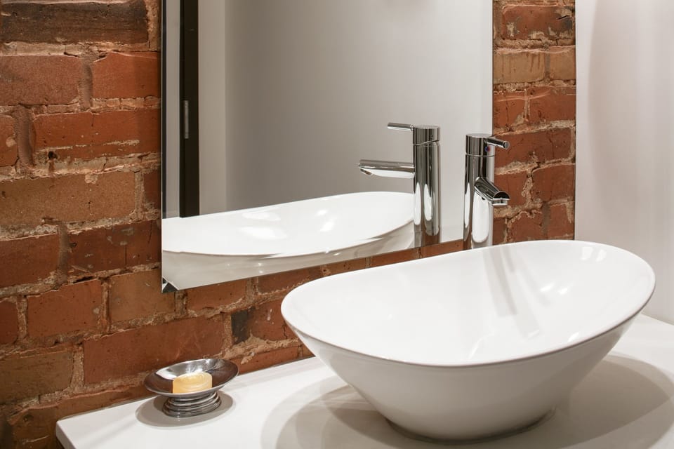 Bathroom sink