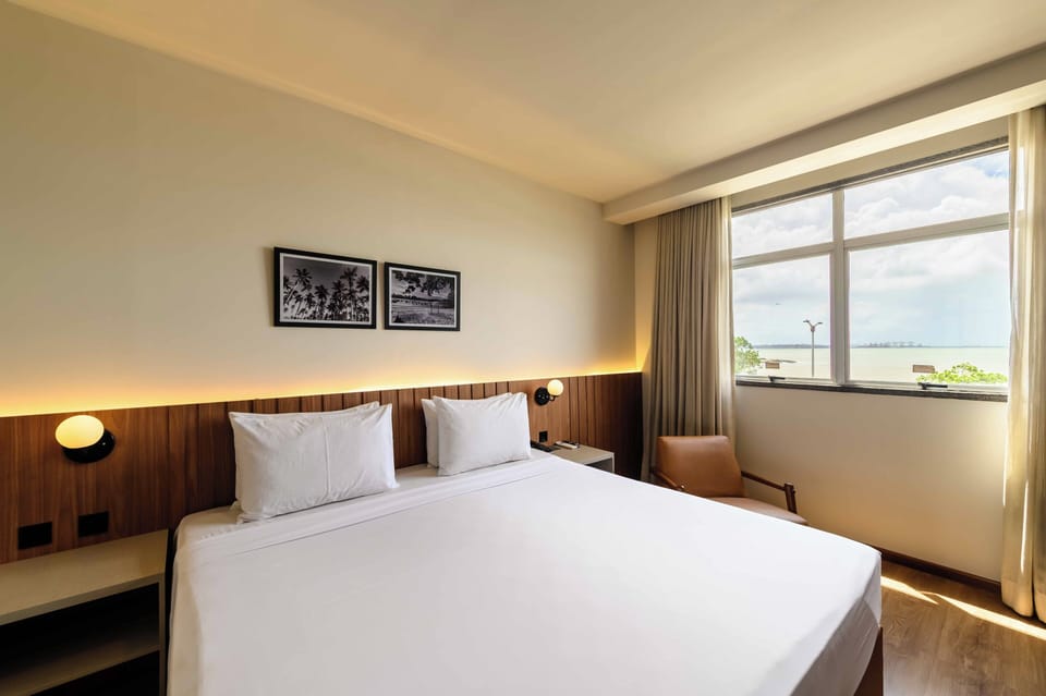 Deluxe Room, 1 King Bed | Desk, soundproofing, WiFi (free), bed sheets