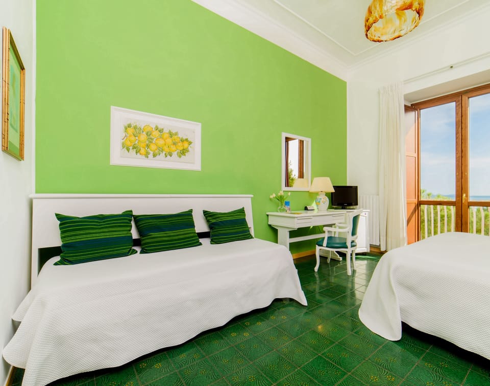 Superior Double or Twin Room, Sea View | Hypo-allergenic bedding, minibar, in-room safe, individually decorated