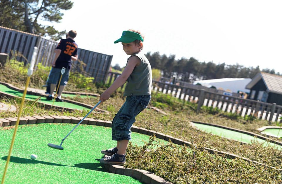Mini-golf