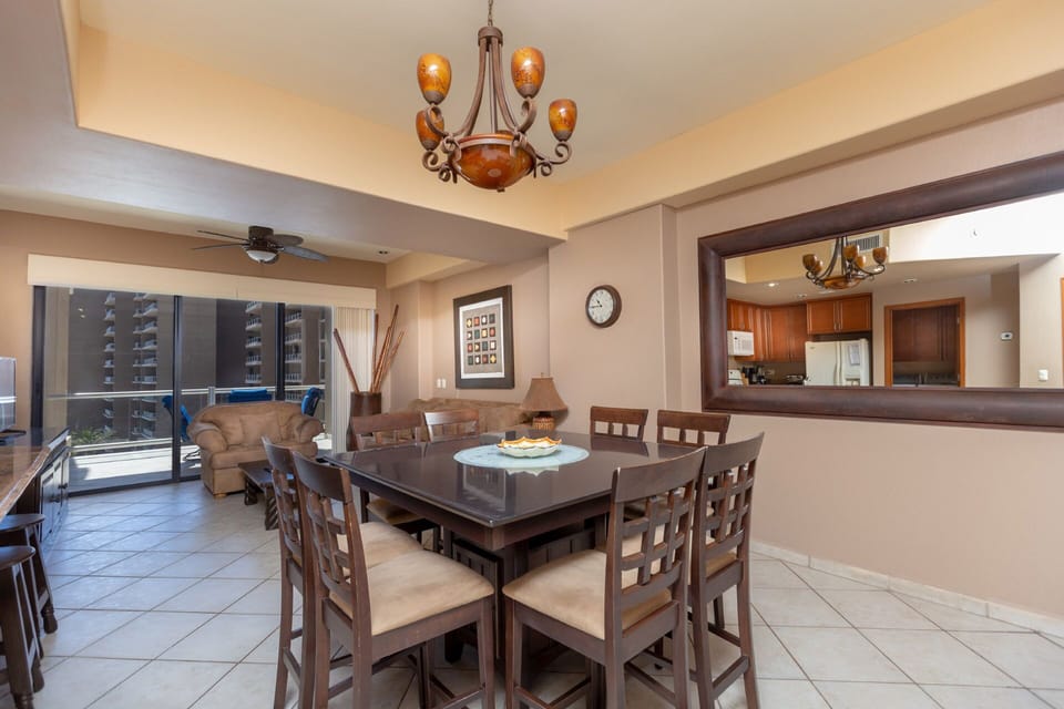 Deluxe Condo, 1 Bedroom, Ocean View | Living area