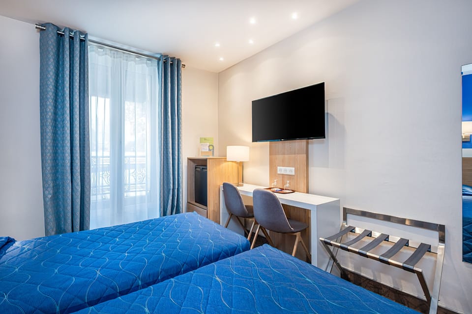 Executive Room | Premium bedding, minibar, desk, soundproofing