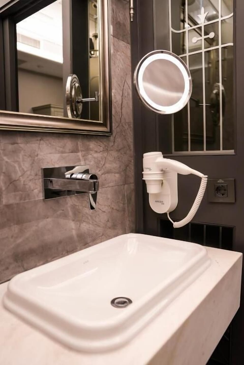 Standard Room | Bathroom | Free toiletries, hair dryer, slippers