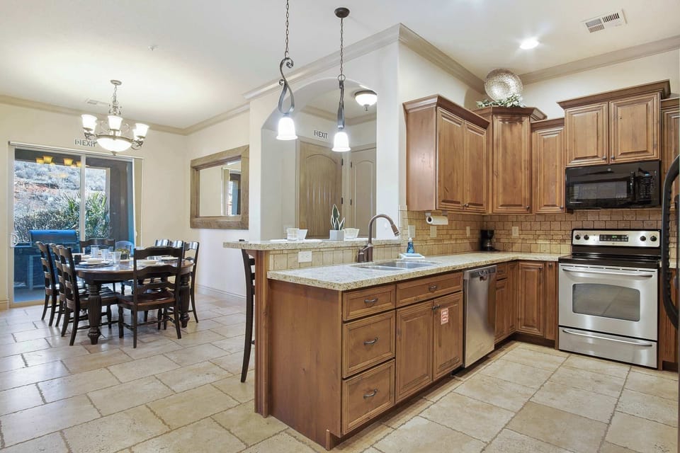 Condo, Multiple Beds, Patio, Mountain View (Sierra Sky) | Private kitchen | Fridge, microwave, oven, stovetop
