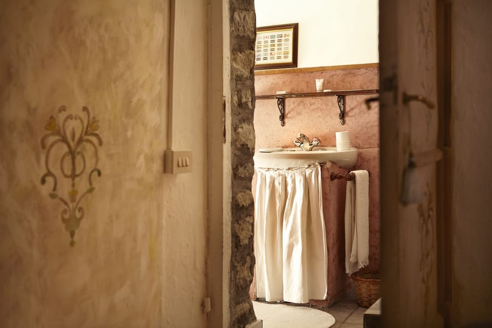 Deluxe Room | Premium bedding, down comforters, in-room safe, individually furnished
