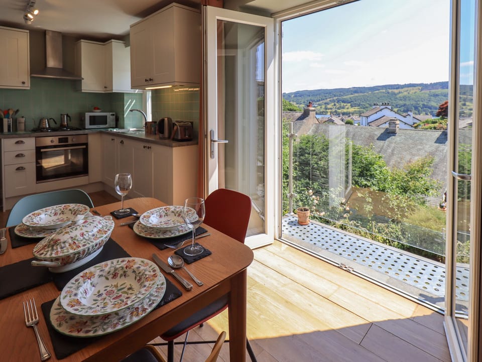 Cottage | Dining