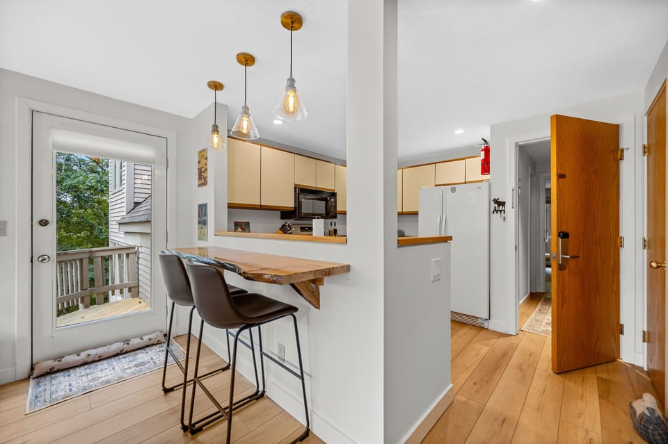 Condo, 2 Bedrooms | Interior