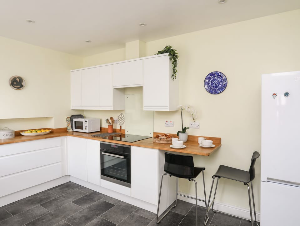 Fridge, dishwasher, electric kettle, toaster