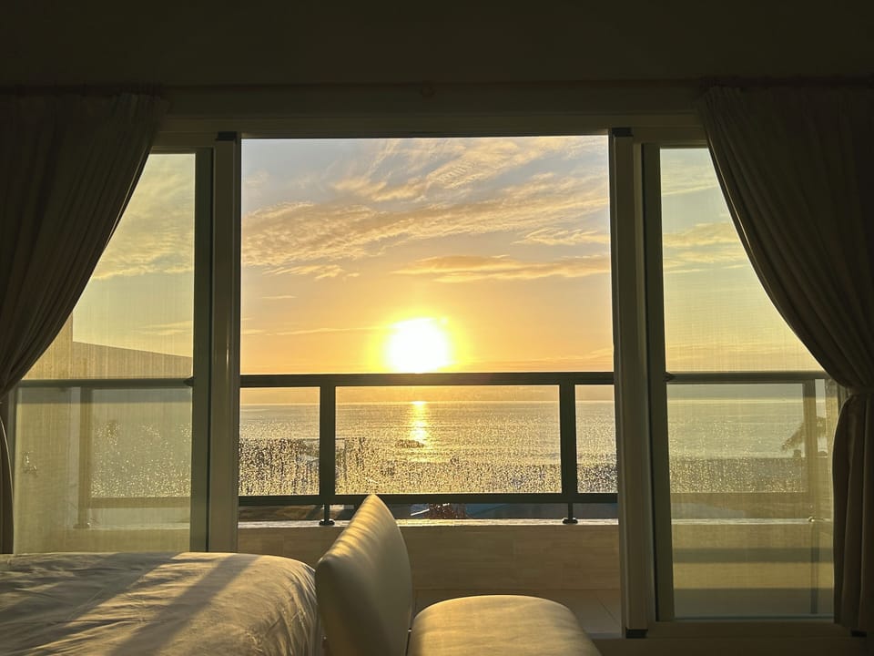 Deluxe Double Room, 1 Bedroom, Bay View | Desk, laptop workspace, blackout drapes, soundproofing
