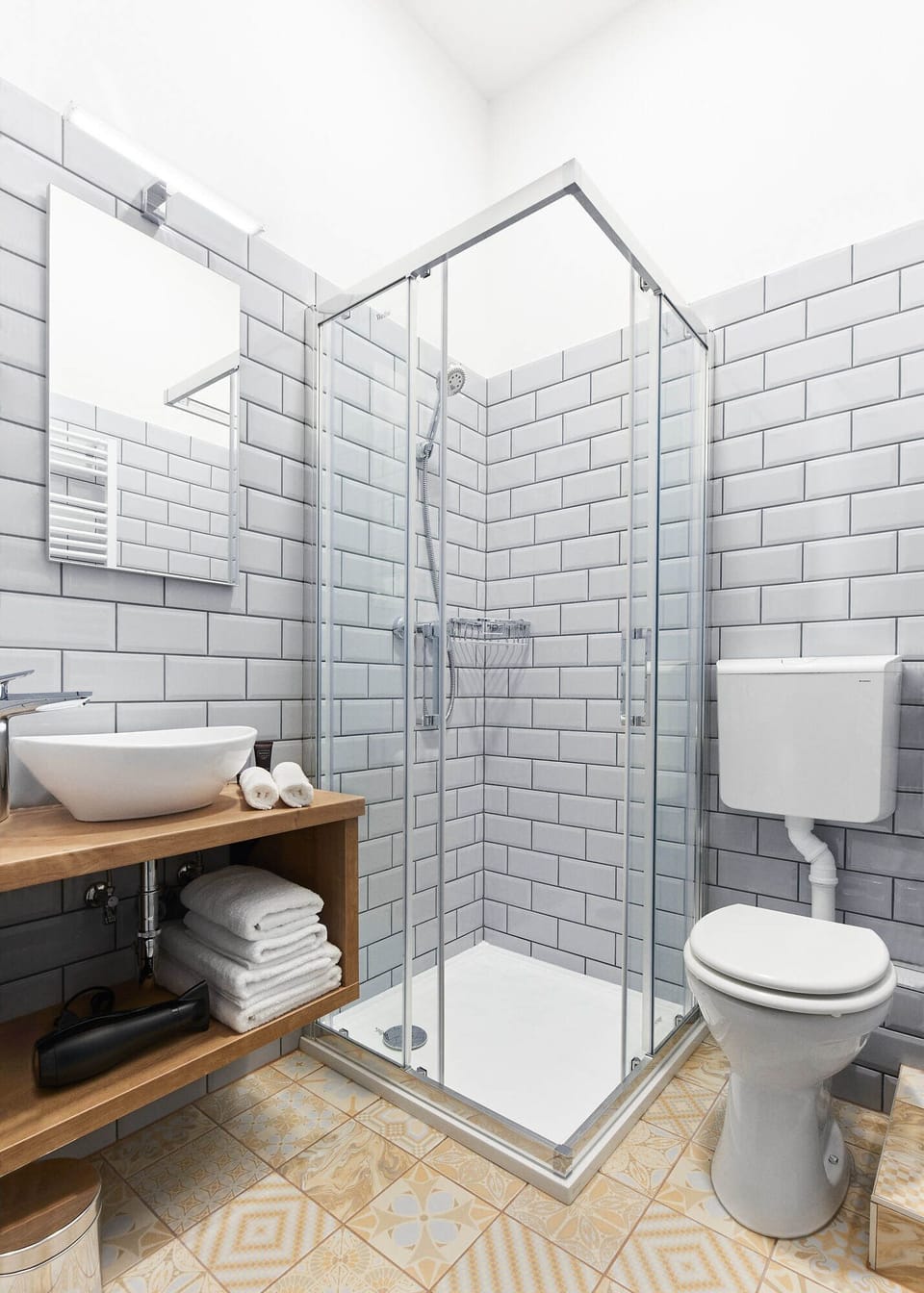 Comfort Double Room, 1 Bedroom | Bathroom | Shower, hair dryer, bathrobes, towels
