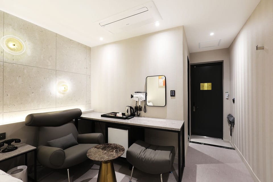 Deluxe Room | Premium bedding, memory foam beds, individually decorated