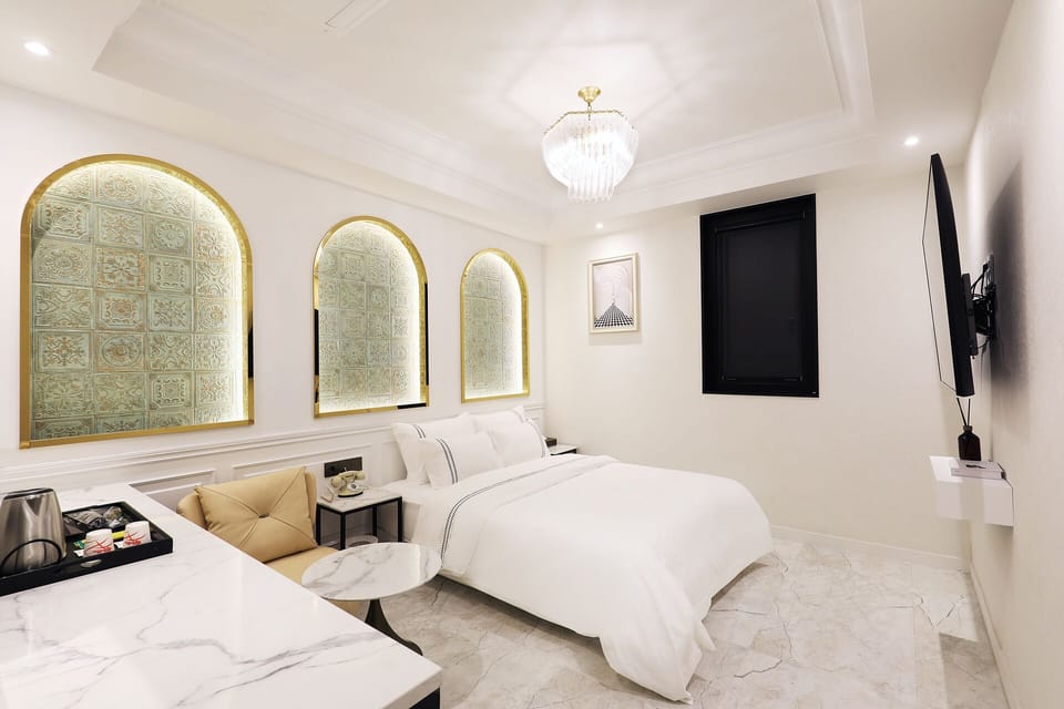 Deluxe Room | Premium bedding, memory foam beds, individually decorated