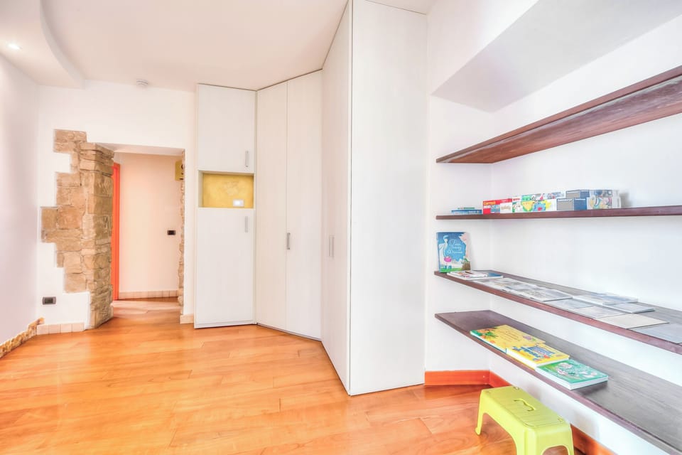 Family Apartment, 2 Bedrooms, Microwave (Muri Di Arco) | Interior