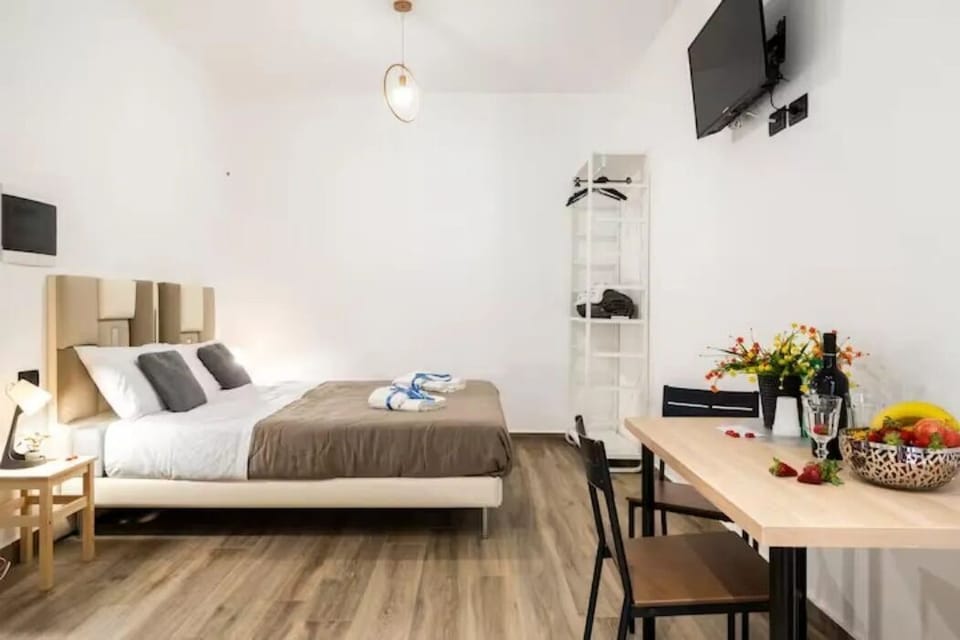 Deluxe Double Room, 1 King Bed | Select Comfort beds, individually furnished, desk, free WiFi