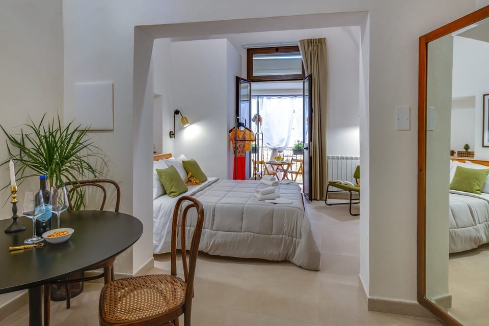 Deluxe Room, Non Smoking | Premium bedding, down comforters, minibar, laptop workspace