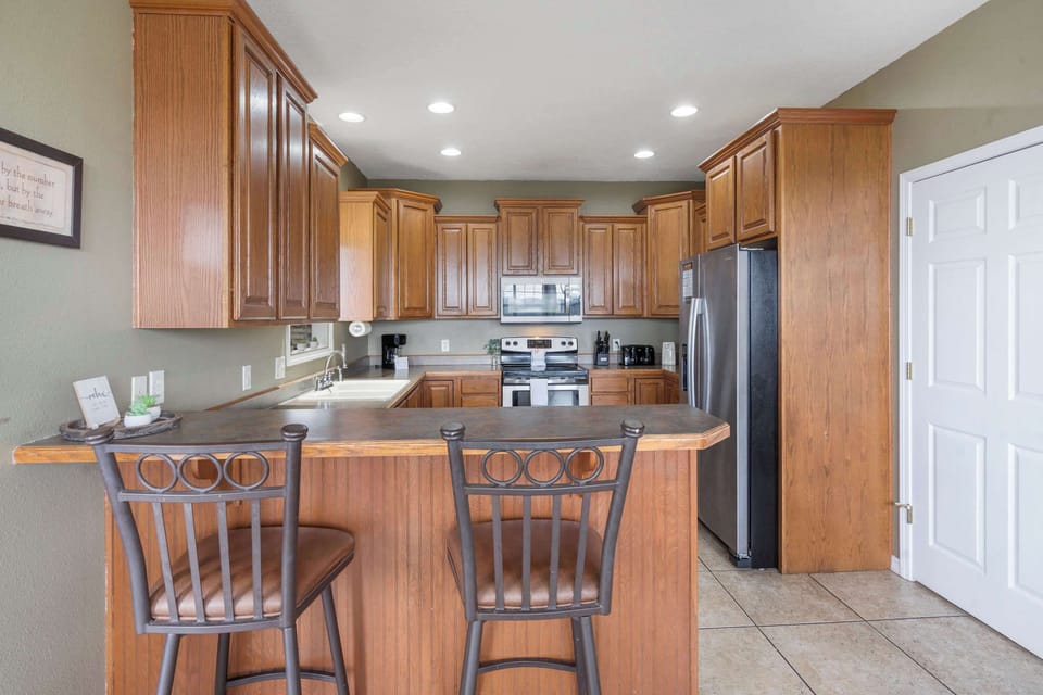 House, Multiple Beds, Patio, Mountain View (The Greenview Manor) | Private kitchen | Coffee/tea maker