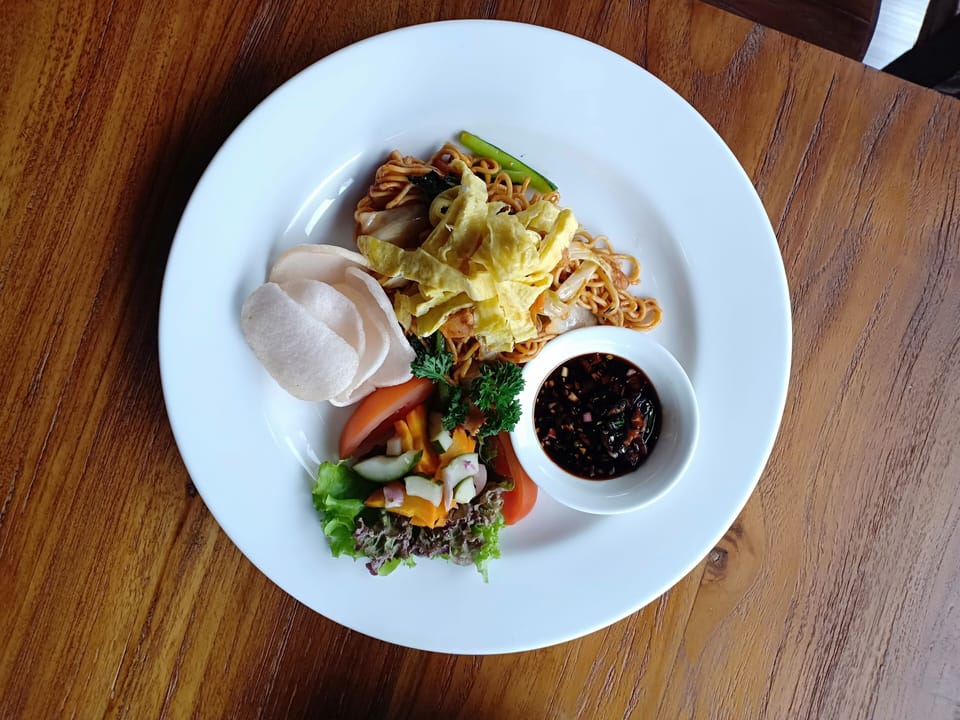 Daily continental breakfast (IDR 75000 per person)