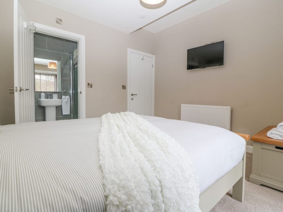 4 bedrooms, individually decorated, individually furnished, free WiFi