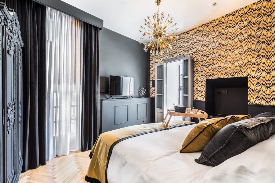 Design Double or Twin Room 8 | Egyptian cotton sheets, premium bedding, pillowtop beds, minibar