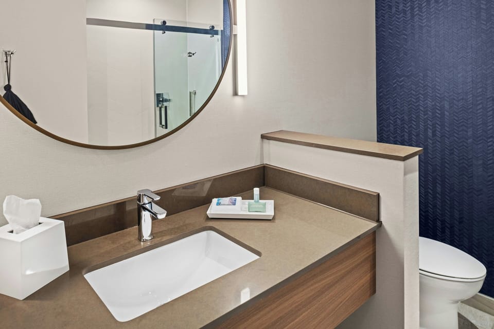 Rollaway beds, free WiFi, bed sheets