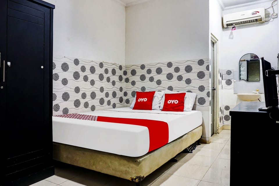 Standard Double Room | Desk, laptop workspace, blackout drapes, free WiFi