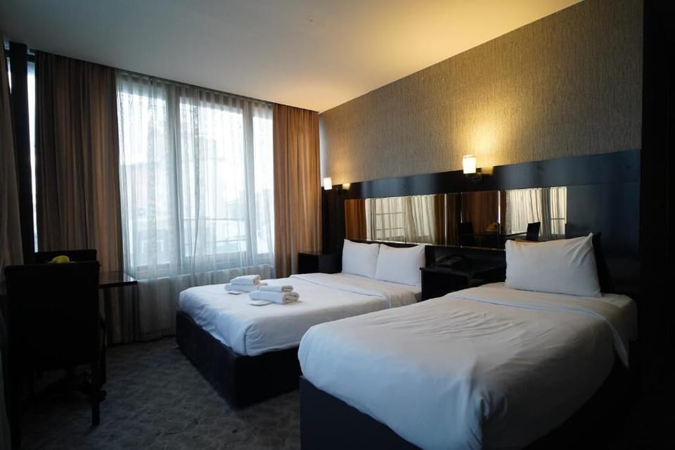 Family Room | Soundproofing, free WiFi, bed sheets