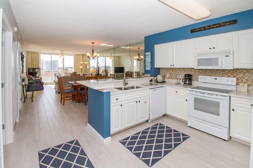 Condo, 2 Bedrooms | Private kitchen | Coffee/tea maker, fridge, oven, toaster