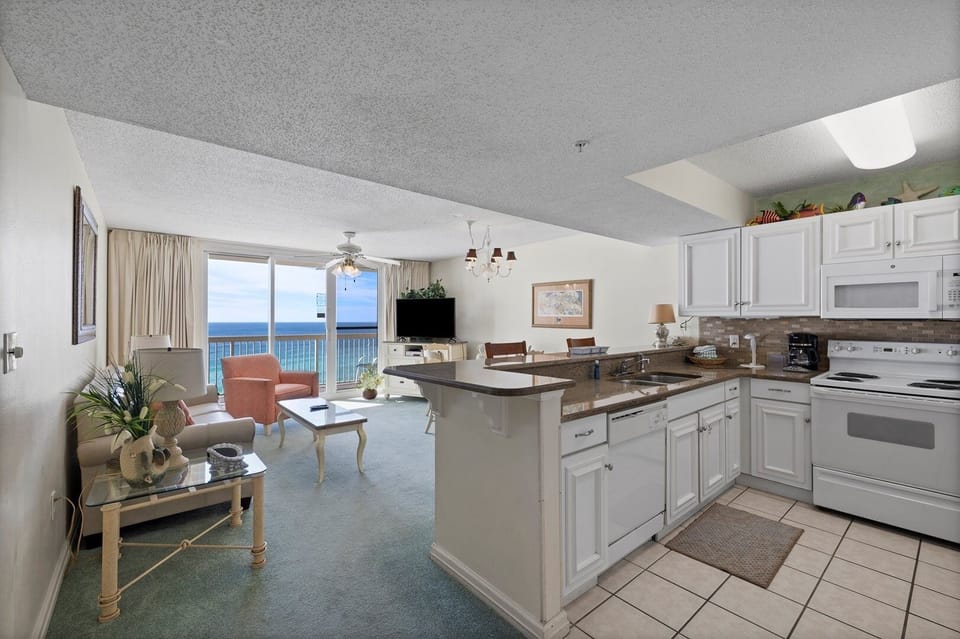 Condo, 1 Bedroom | Private kitchen | Coffee/tea maker, fridge, oven, toaster