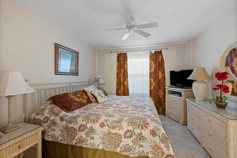 Condo, 1 Bedroom | 1 bedroom, iron/ironing board, WiFi (free)