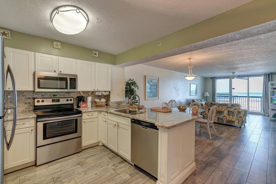 Condo, 2 Bedrooms | Private kitchen | Coffee/tea maker, fridge, oven, toaster