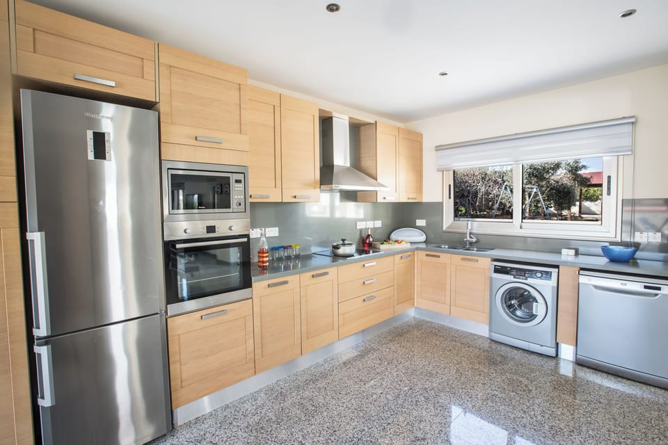 Villa, 4 Bedrooms, Private Pool, Garden View | Private kitchen