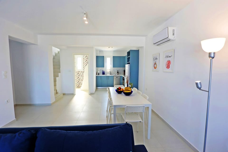 Villa, 4 Bedrooms, Private Pool, Garden View | Dining