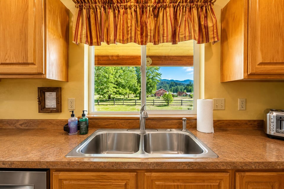 Cabin, 2 Bedrooms | Interior