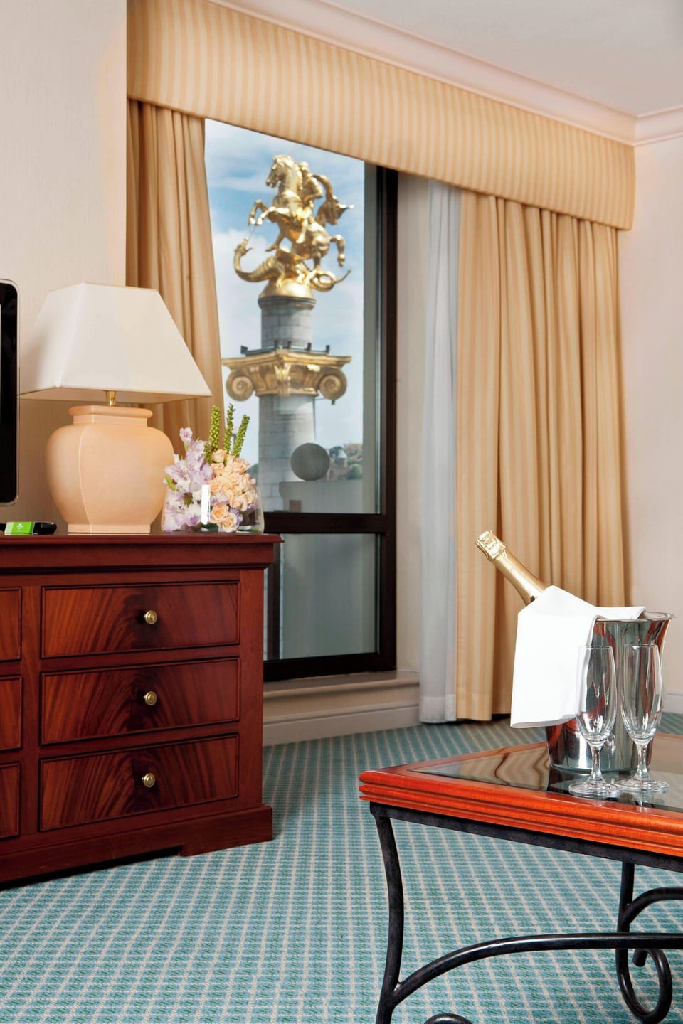 Junior Suite, 1 Bedroom | Premium bedding, in-room safe, desk, soundproofing